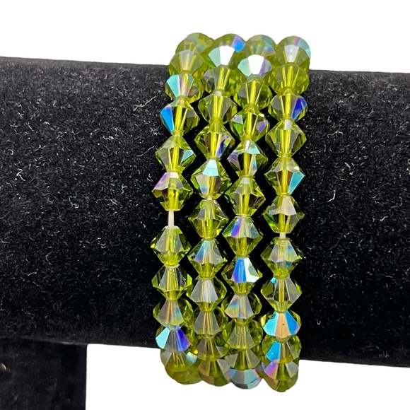 VINTAGE GREEN AURORA BOREALIS STRETCH BRACELETS - SET OF 4 - Picture 1 of 14